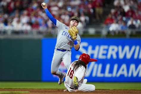 Cubs snap 5-game losing streak with 10-1 romp over Phillies